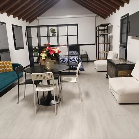 Charming Loft 15m To